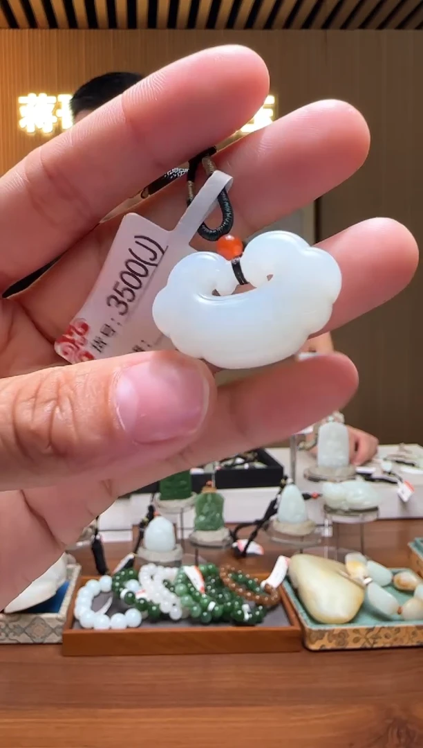 和田玉未镶嵌颈饰J