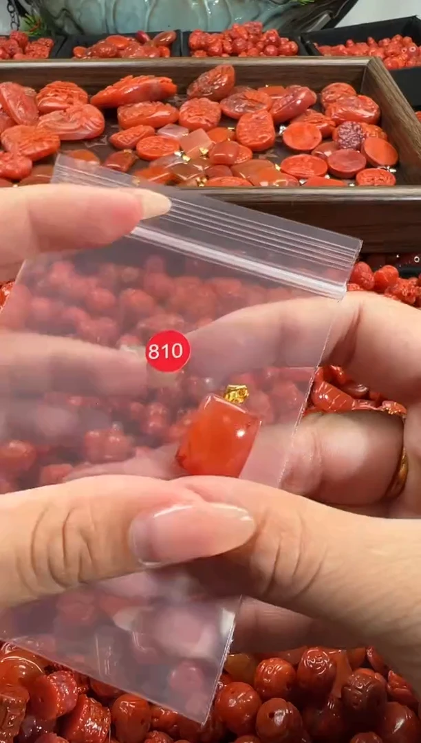 颈饰未镶嵌南红玛瑙1