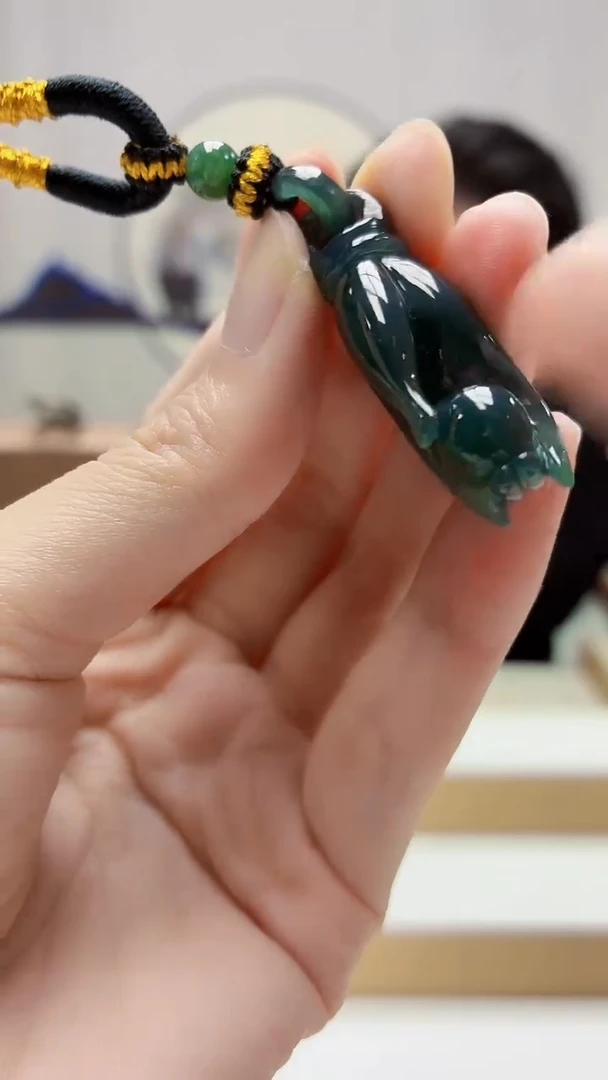 未镶嵌定制翡翠5060zm-毛货挂件掌上明珠151