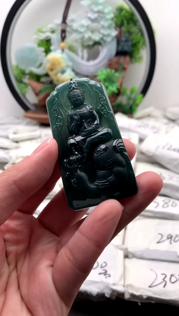 【闪购商品】翡翠颈饰未镶嵌普贤