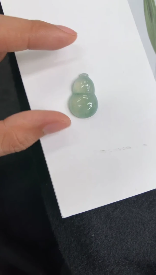 颈饰未镶嵌翡翠葫芦