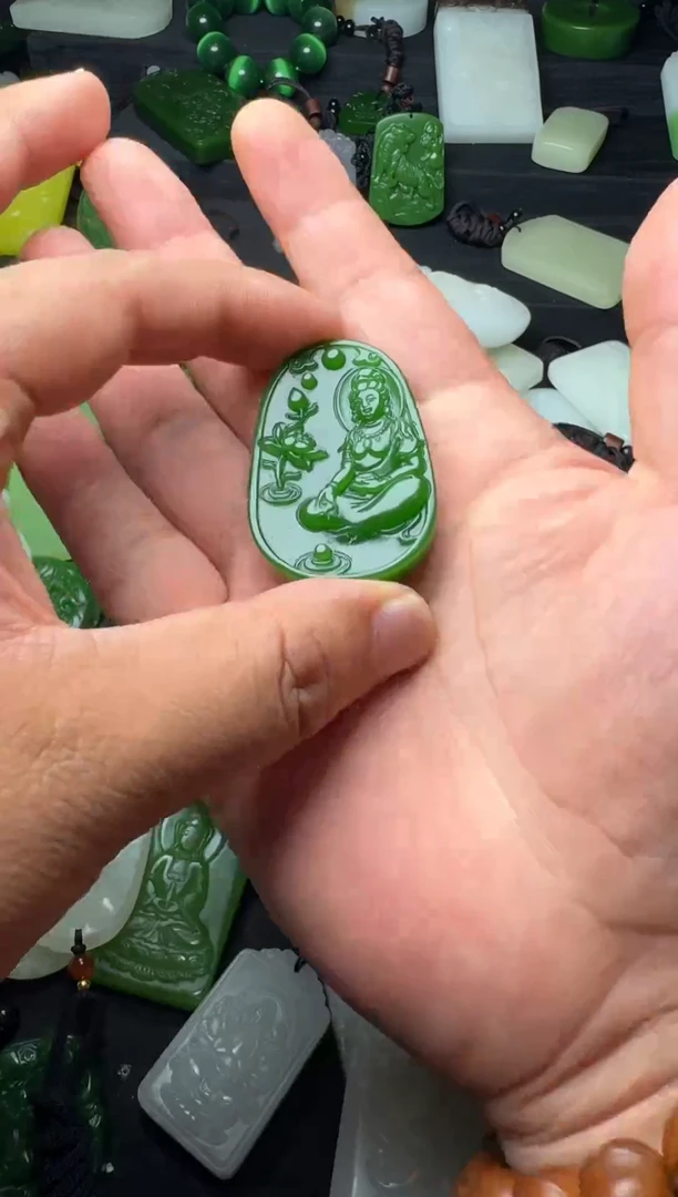 和田玉未镶嵌颈饰1