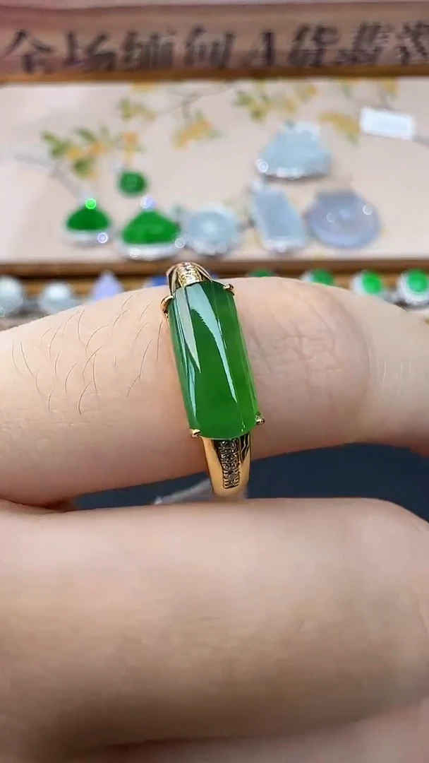 18K金镶嵌戒指翡翠戒指14