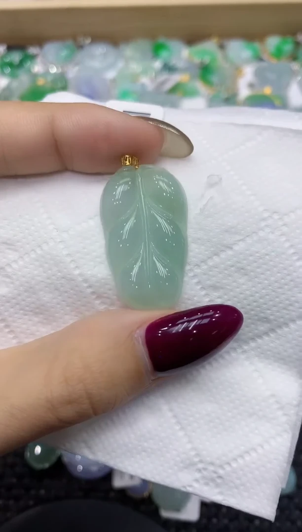 翡翠18K金镶嵌颈饰111111111111