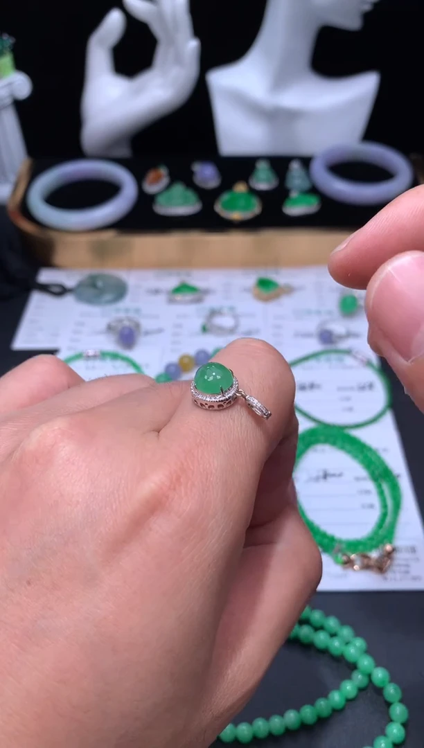 18K金镶嵌定制翡翠48小时鉴赏期 退货不扣服务费