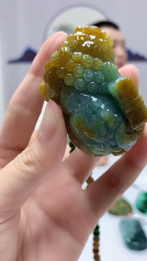 【闪购商品】定制翡翠未镶嵌4812zm-毛货挂件130