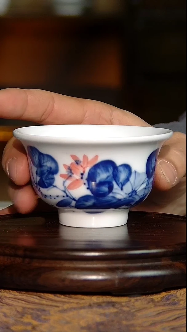 景德镇 全手制手绘青花佳彩桂鱼压手杯