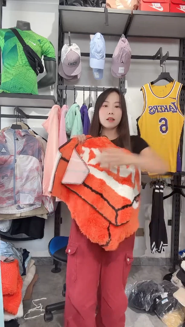 1717  编码 瑕疵款直播间过款为准 尺码