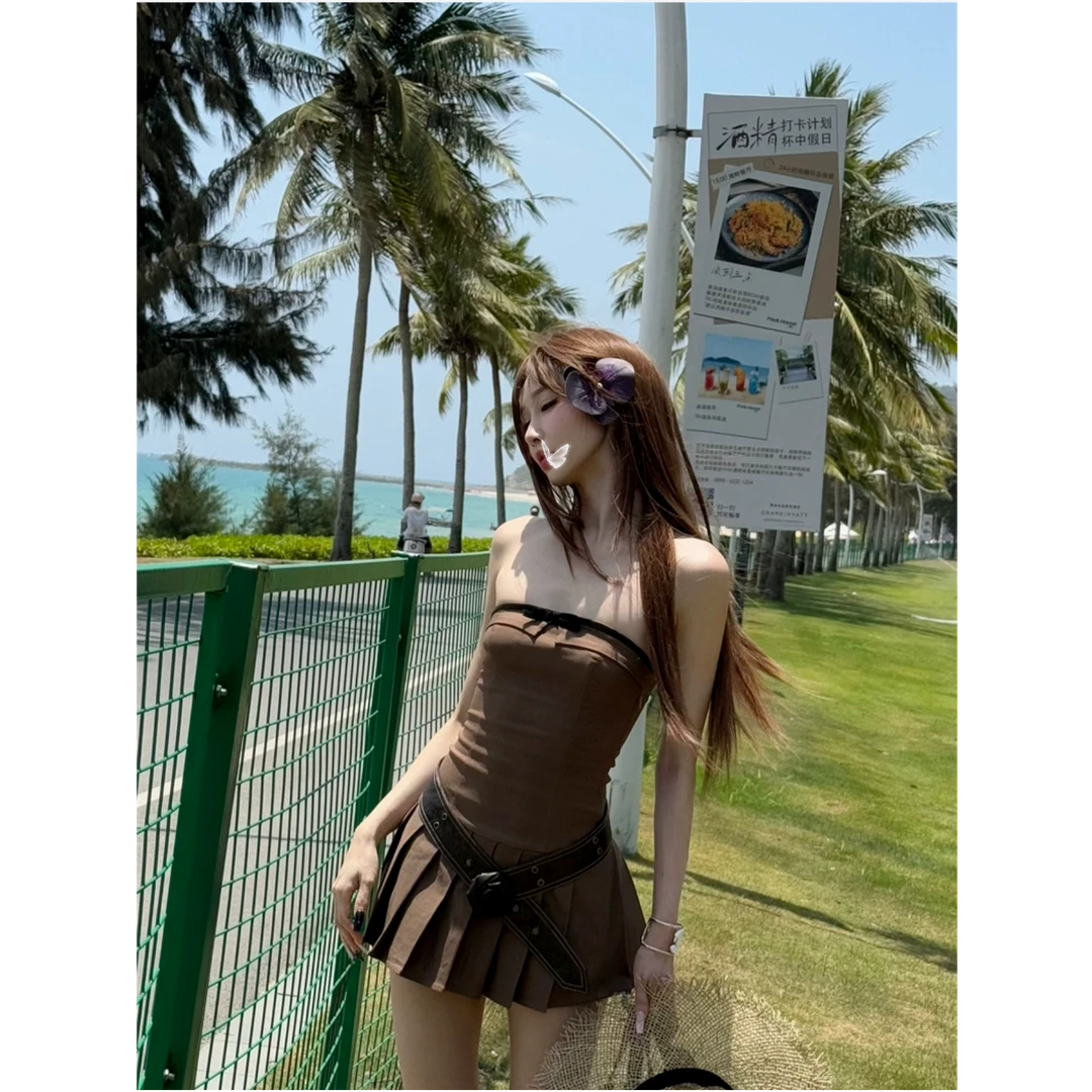 优秀的金蘑菇  复古辣妹千禧咖拼丝绒蝴蝶结抹胸百褶连衣短裙