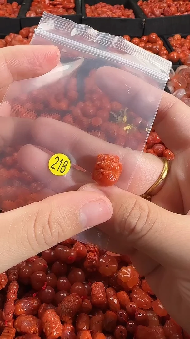 颈饰未镶嵌南红玛瑙1