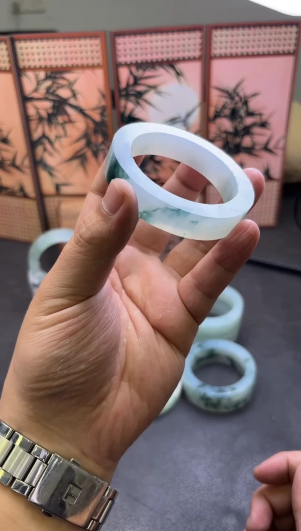 未镶嵌手镯定制翡翠D*Z手镯