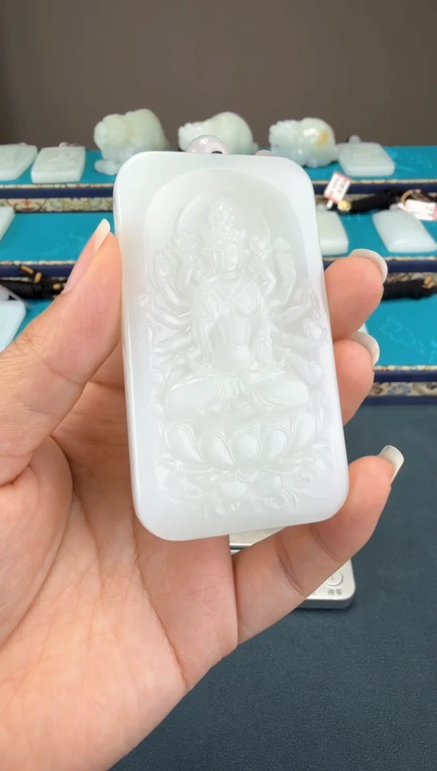 颈饰未镶嵌和田玉1