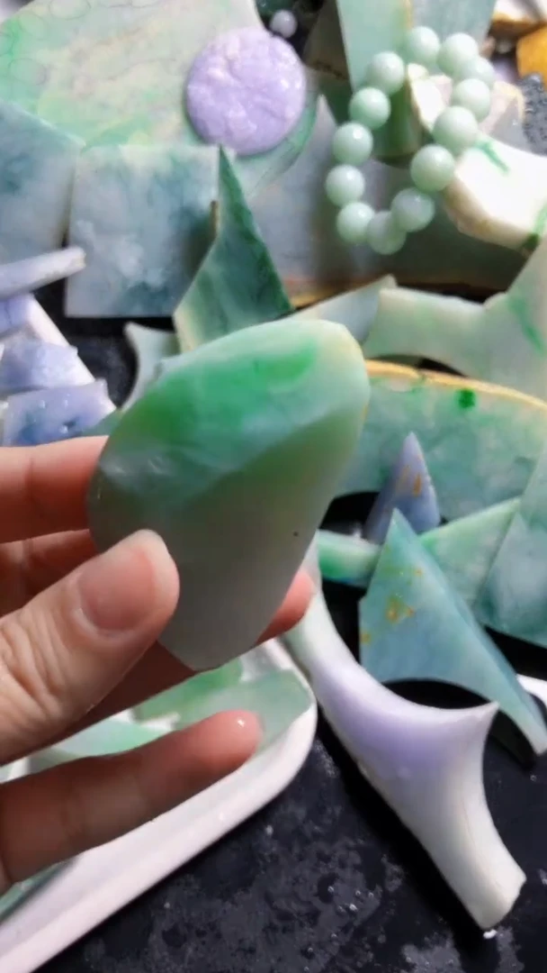 颈饰未镶嵌翡翠表**粒新店开业大优惠123