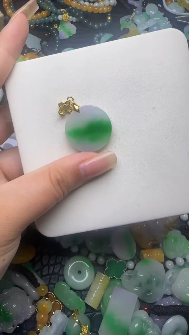 翡翠未镶嵌颈饰天然缅甸翡翠吊坠