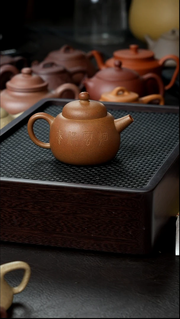 茶壶紫砂本段纳福半手110      全品