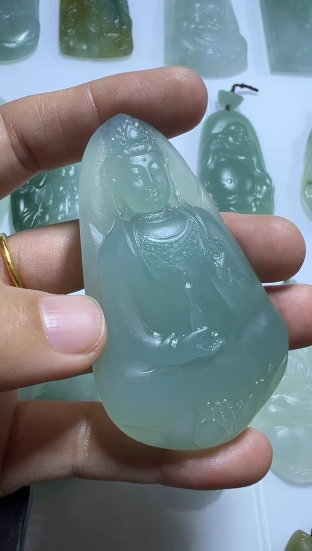 未镶嵌定制翡翠素衣