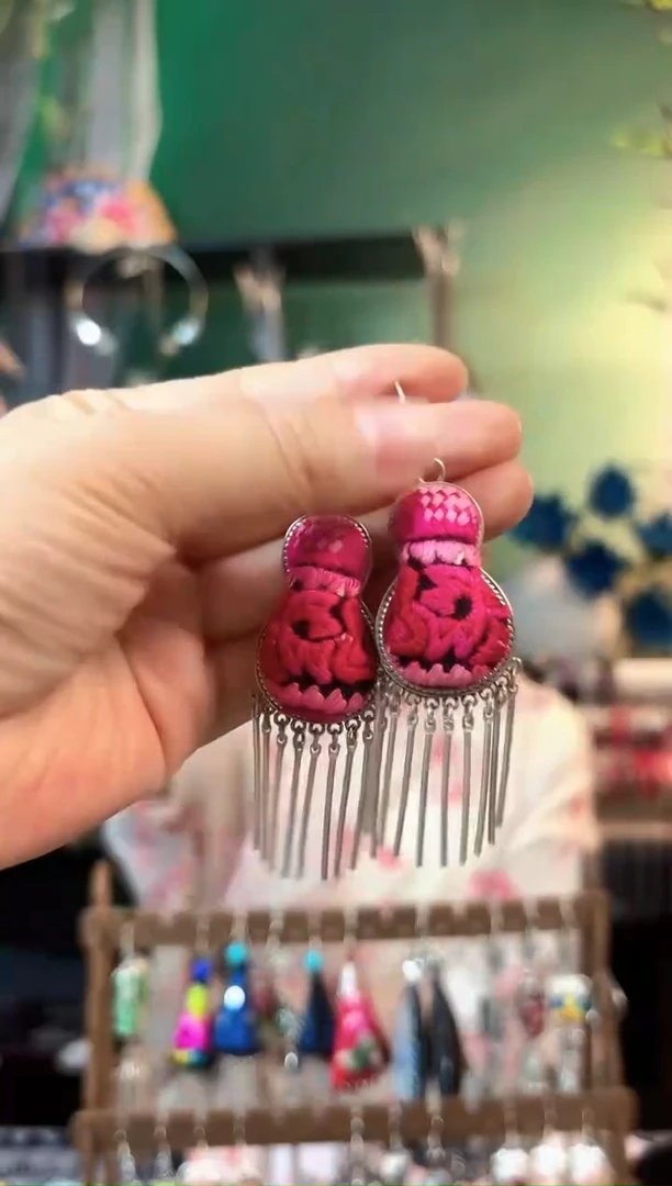 织绣彩云南阁非遗老绣饰品568