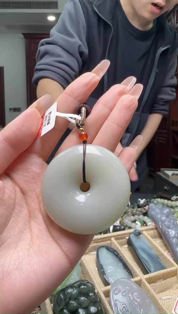 颈饰未镶嵌和田玉多样性发一