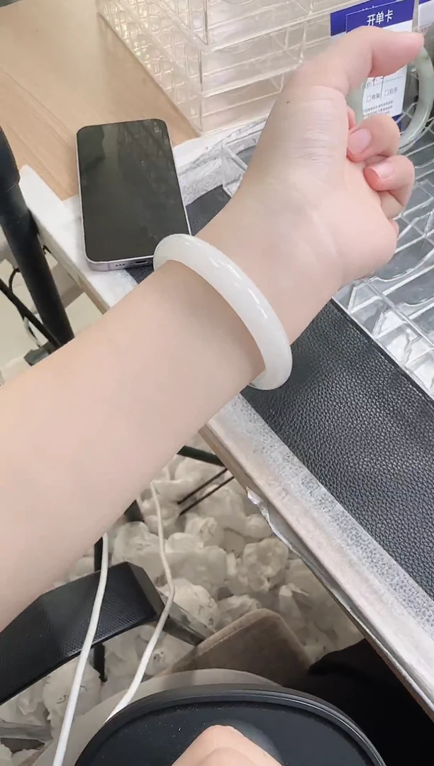 未镶嵌手镯石英岩玉63-60/61