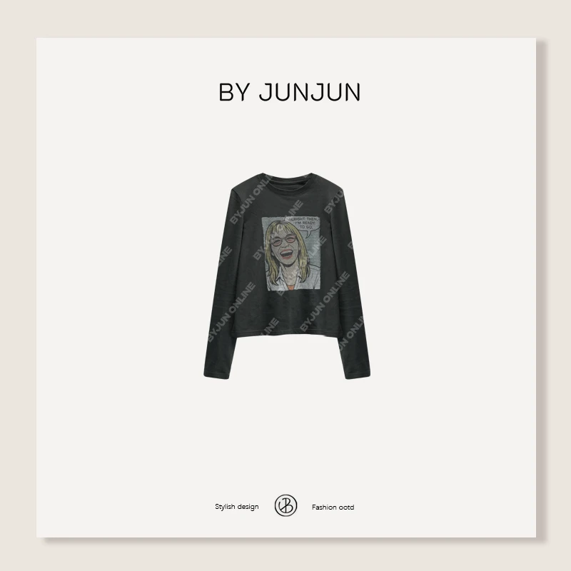 ByJunjun2025秋冬新品大笑美眉印花正肩短款小版长袖T恤