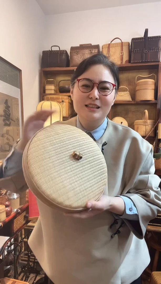 手工竹编带盖收纳筐