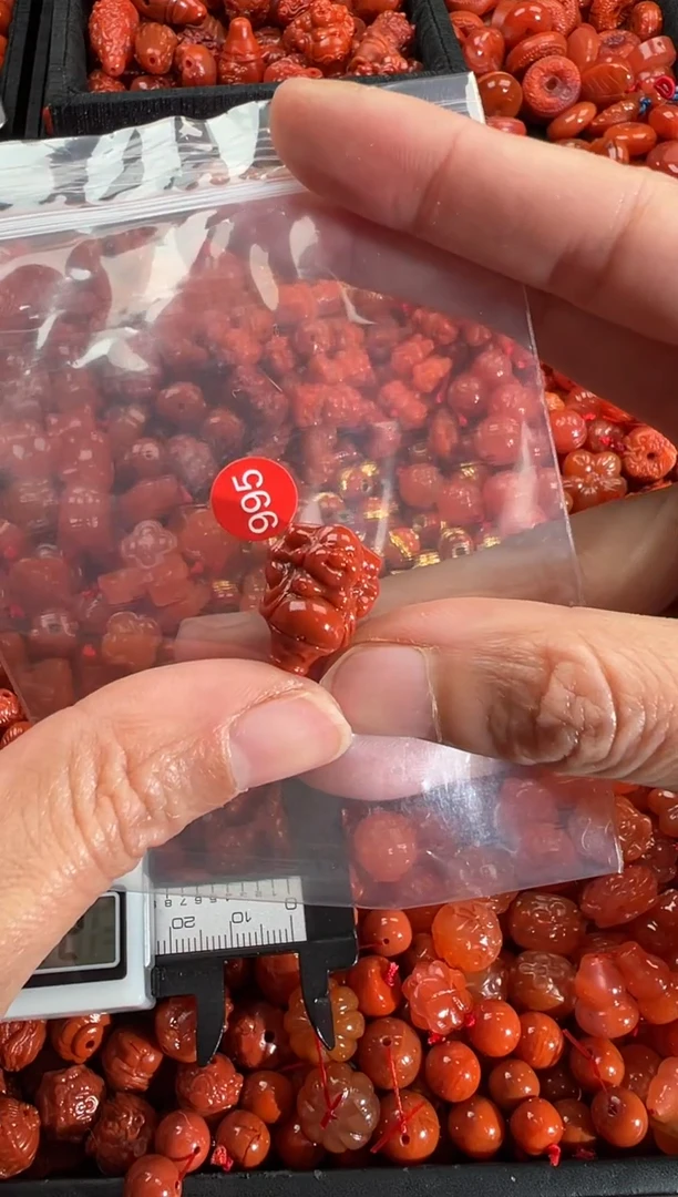【闪购商品】南红玛瑙颈饰未镶嵌1