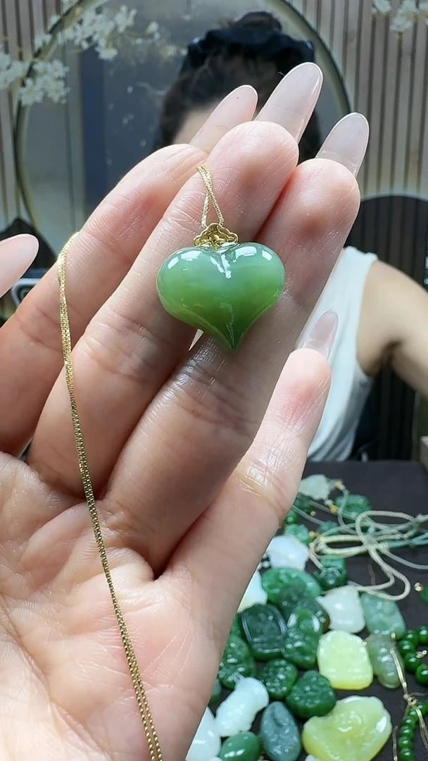 吊坠(不含链)18K金镶嵌和田玉1