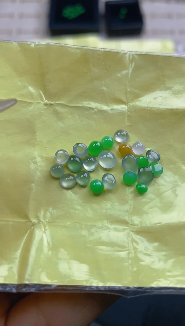 翡翠裸石天然翡翠蛋面2