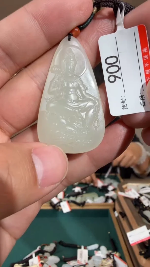 颈饰未镶嵌和田玉1