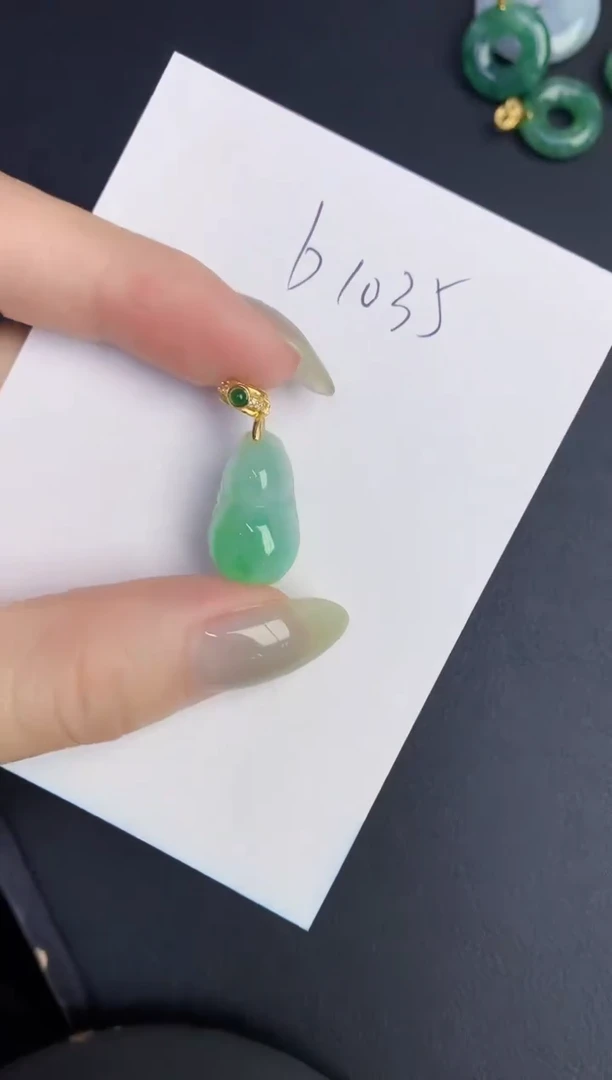 翡翠未镶嵌颈饰缅甸天然翡翠A货