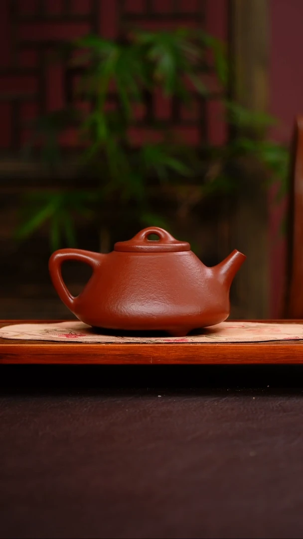 茶壶紫砂子冶石瓢 粗砂大红袍 305cc