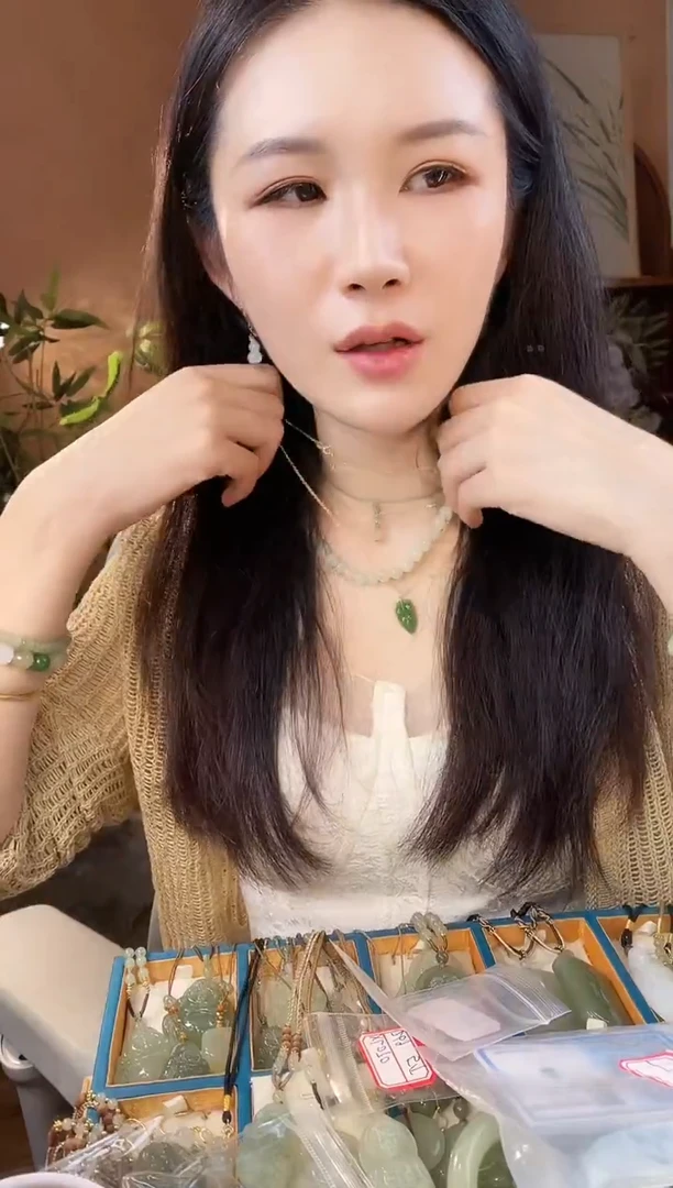 颈饰未镶嵌和田玉碧玉项链