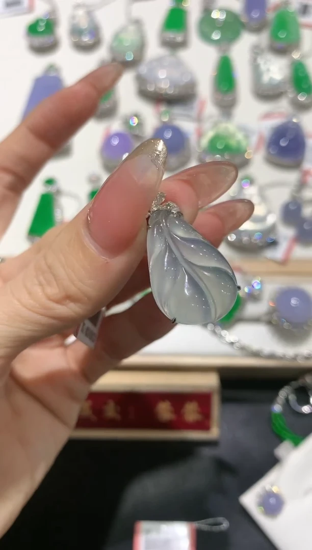 【闪购商品】翡翠吊坠(不含链)18K金镶嵌团购6