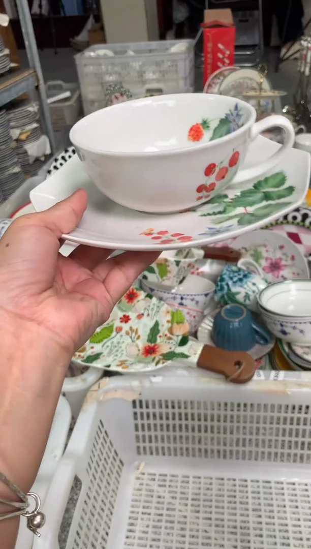 瓷 陶瓷尾单CC057微瑕1个样品