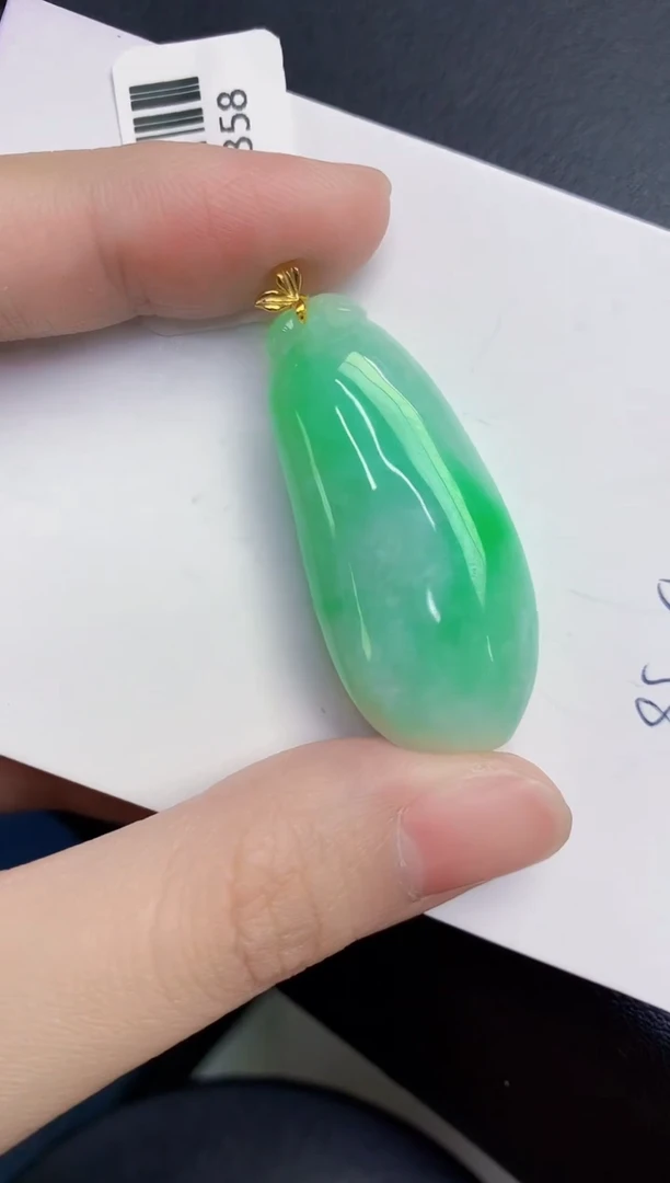 颈饰18K金镶嵌翡翠天然翡翠缅甸A货