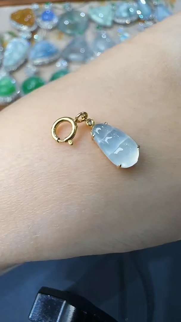 翡翠18K金镶嵌吊坠(不含链)1