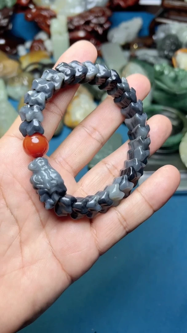 和田玉未镶嵌把件-