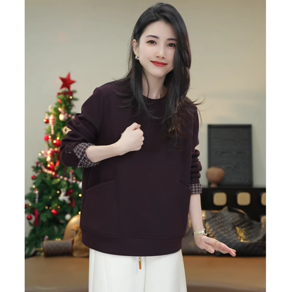 小乖逃休闲时尚紫色卫衣圆领格子袖内里简约保暖宽松秋冬S25742