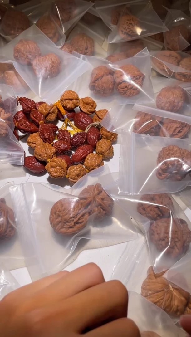 把件文玩核桃浩文玩核桃白狮子