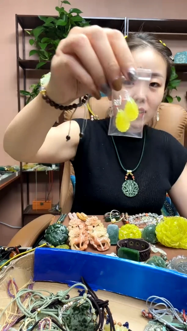 银S925镶嵌岫玉耳饰多样性发货发其中之一