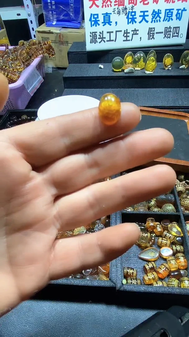 琥珀未镶嵌耳饰谷*?天然缅甸琥珀