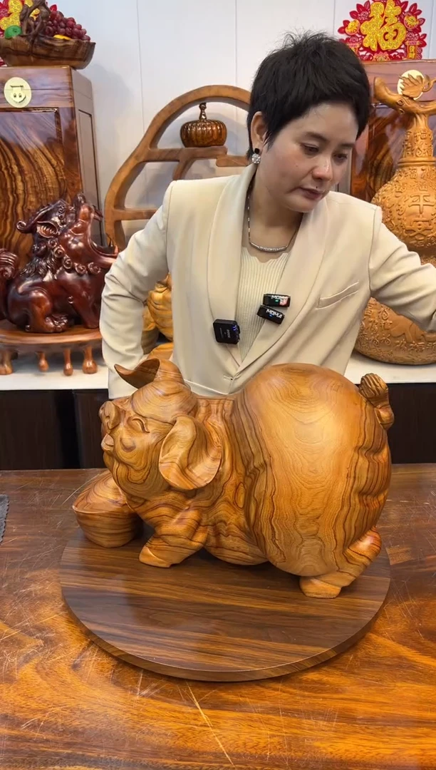 【闪购商品】香樟木实木创意福猪