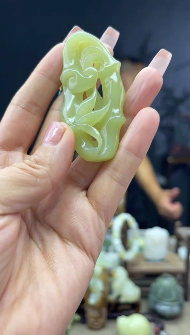 颈饰未镶嵌和田玉1