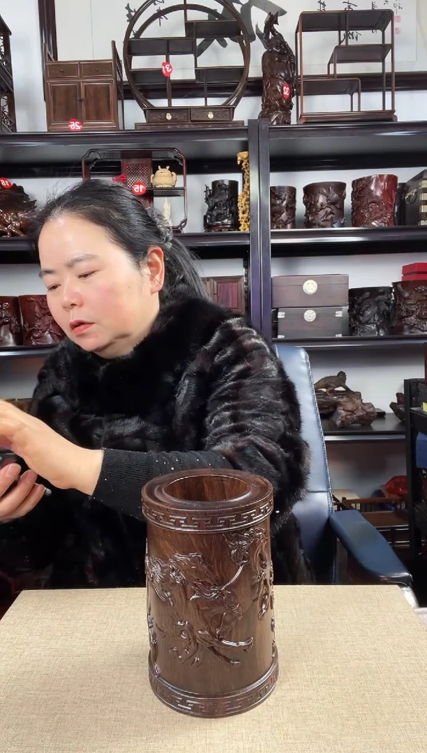 木大马笔筒老李红木工艺品