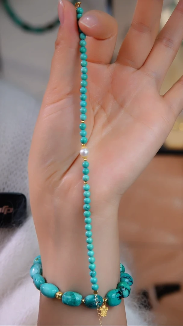 18K金镶嵌绿松石手链多样性发货