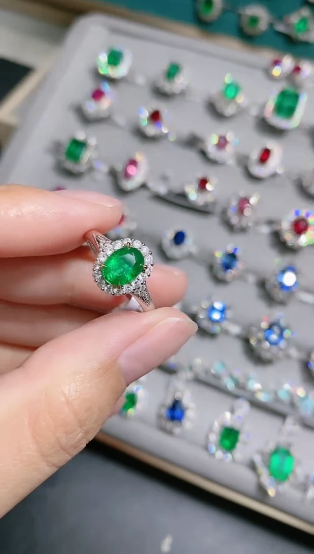 18K金镶嵌18K金戒指祖母绿.