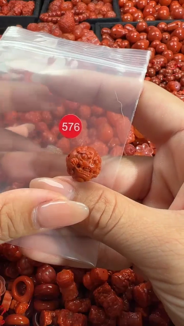 颈饰未镶嵌南红玛瑙1