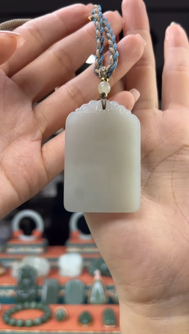 和田玉未镶嵌颈饰佩佩