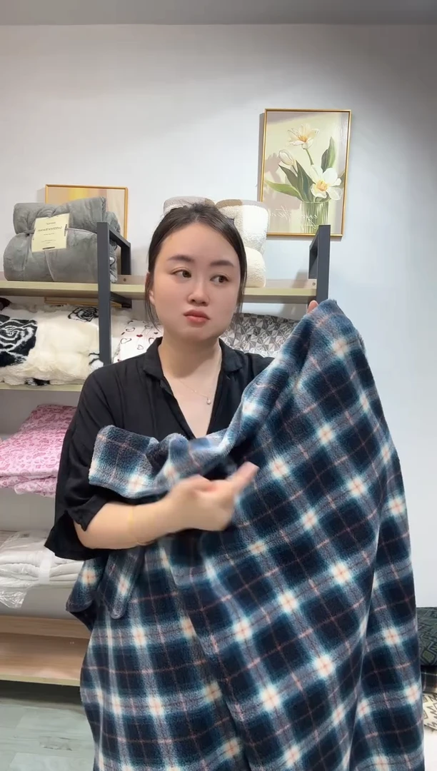 醋酯纤维150*200摇粒绒蓝格子