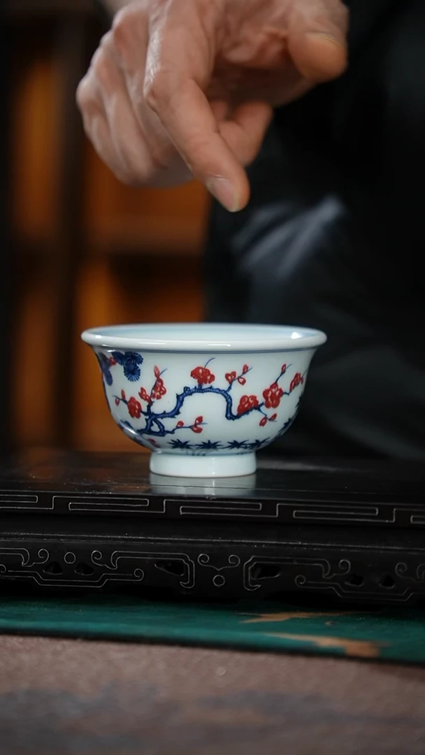 20-1青花釉里红岁寒三友压手杯（林泉）